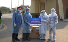 Hỗ trợ nước bạn Lào nhiệt kế, khẩu trang, nước rửa tay đẩy lùi virus corona