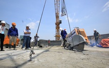 Cận cảnh máy cắt lưỡi kim cương cắt nóc tầng 18 tòa nhà 8B Lê Trực