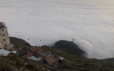 Sa Pa rét hại, sương muối dày đặc trên đỉnh Fansipan - Nóc nhà Đông Dương