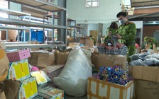 Triệt xóa kho hàng lậu đồ gia dụng dùng để bán qua mạng xã hội