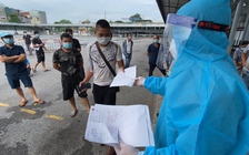 Tài xế luồng xanh được test nhanh Covid-19 ở Bến xe Nước Ngầm