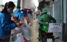 Một ngày theo chân đội quân “đi chợ hộ” ở TP.HCM giữa dịch Covid-19