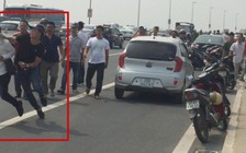 [VIDEO] Cảnh sát Hình sự H.Đông Anh đuổi đánh phóng viên Báo Tuổi Trẻ