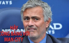 "Công bằng đi! Man United không hề dâng chức vô địch cho Man City"