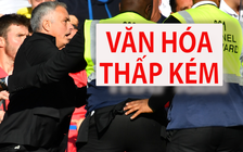 Bị trêu tức, Mourinho mắng trợ lí HLV của Chelsea văn hóa kém