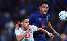 Thắng UAE, Thái Lan bằng điểm Việt Nam nhưng vẫn nhất bảng