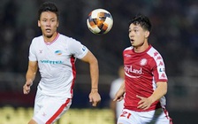 Quế Ngọc Hải chấn thương vì xoạc bóng khiến hàng thủ Viettel mong manh