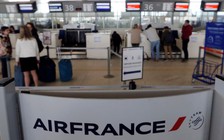 Nhân viên Air France đình công, có phải đòi quyền lợi quá đáng?