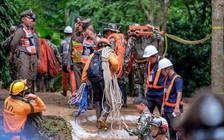 Các thợ lặn bắt đầu nhiệm vụ giải cứu các cầu thủ đội bóng Thái Lan