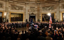 Linh cữu cố Tổng thống Bush được quàn tại Điện Capitol