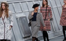 Kẻ phá bĩnh trên sàn catwalk Chanel và cái kết