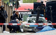 Tay súng lạnh lùng nã đạn trước giáo đường Do Thái ngay dịp lễ trọng