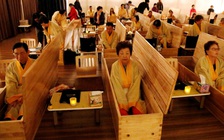 Hàng vạn người Hàn Quốc vào quan tài để học cách sống