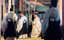 Vì sao nghi thức 'qua đêm' với Nữ thần Mặt trời của Nhật hoàng gây tranh cãi?