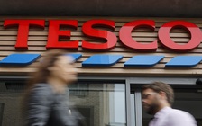 Trung Quốc bác cáo buộc ép buộc tù nhân lao động sau 'tin nhắn lạ' trong tấm thiệp giáng sinh