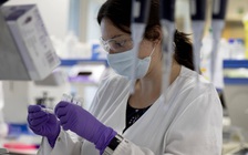 Vì sao phát triển vắc xin Covid-19 ở châu Âu kém 'rôm rả'