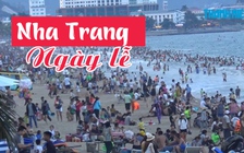 Biển Nha Trang đông nghịt người “giải nhiệt” dịp lễ