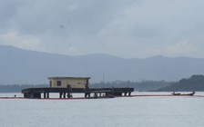 Tàu chở xăng dầu đâm nứt cầu cảng ở chân đèo Hải Vân