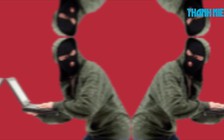 Khóc thét vì laptop "bốc hơi" ở quán cà phê