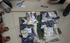 Hai tội phạm quốc tế người Nigeria mang 15 kg ma túy đá xuyên biên giới