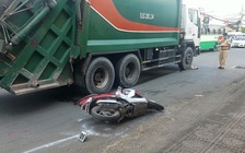 Đi trên đoạn đường nguy hiểm, cô gái trẻ bị xe chở rác cán qua người nguy kịch