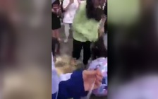 Lại một nữ sinh bị đánh hội đồng dã man, thâm tím mặt