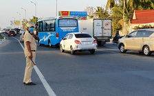 Mùng 4 tết, ô tô xếp hàng dài hơn 6km vì kẹt xe ở cầu Rạch Miễu