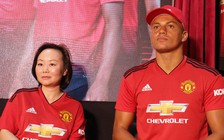 Đến Việt Nam, Wes Brown trổ tài điều khiến bóng