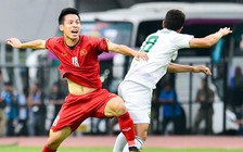 Tiền vệ Đỗ Hùng Dũng phải tập một mình cùng bác sĩ