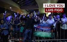 Luis Figo đến Việt Nam, fan thức cả đêm để chờ thần tượng