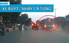 Xe buýt vượt ẩu ‘nhảy cà tưng’ vì gặp ổ voi, dân mạng hả hê