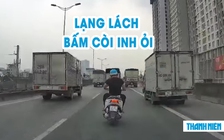 Phẫn nộ xe máy lên cao tốc phóng bạt mạng, ngang nhiên lạng lách bấm còi