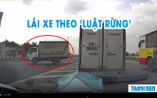 Tài xế lái xe tải theo ‘luật rừng’, hàng loạt ô tô suýt tông liên hoàn