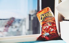 Bắt được kẻ trộm nhờ bánh Cheetos còn dính trên răng