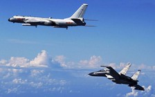 Su-30 của Trung Quốc "vờn" máy bay Mỹ ở Hoa Đông