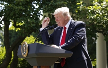 Quyết định rút khỏi Hiệp định Paris của Tổng thống Trump bị phê phán