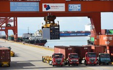 Thặng dư thương mại Trung Quốc giảm sau khi Mỹ áp thuế