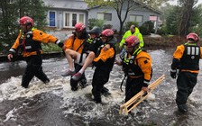 Bão Florence đổ bộ vào Mỹ, 5 người chết