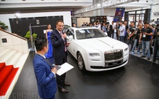 [VIDEO] Rolls-Royce Ghost Series II EWB lần đầu bước ra 'ánh sáng'