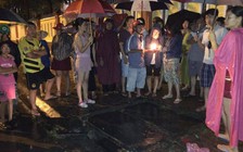 Tìm kiếm bé trai 8 tuổi bị nước cuốn xuống miệng cống