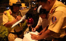 CSGT tăng cường kiểm tra người chạy xe trong dịp Tết Đinh Dậu