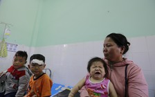 Ba đứa trẻ mồ côi vì tai nạn giao thông: ‘Mẹ chết rồi, không về nữa!’