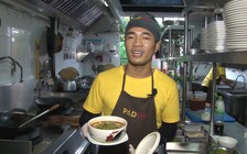 Cùng đầu bếp nhà hàng Thái làm món tom yum kung trứ danh