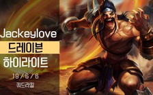 Video LMHT: JackeyLove dùng Draven ném rìu tan nát team địch