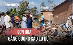 Chạnh lòng câu nói của chàng trai sau lũ: 'Nhà khổ quá, nhỏ nào thương đâu'