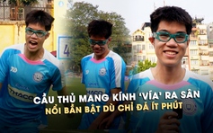 Cầu thủ mang kính ‘vía’ ra sân, nổi bần bật dù chỉ đá ít phút