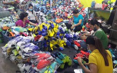 Hàng ngàn đôi giày nghi giả, nhái thương hiệu Nike, Adidas