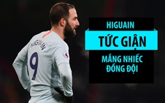 Higuain bực tức mắng nhiếc đồng đội