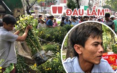 Tiểu thương ngấn nước mắt ném hoa vào xe rác chiều 30 Tết: “Đau lắm“