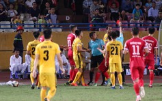 Các đội V-League mong VAR như mong “mẹ về chợ“